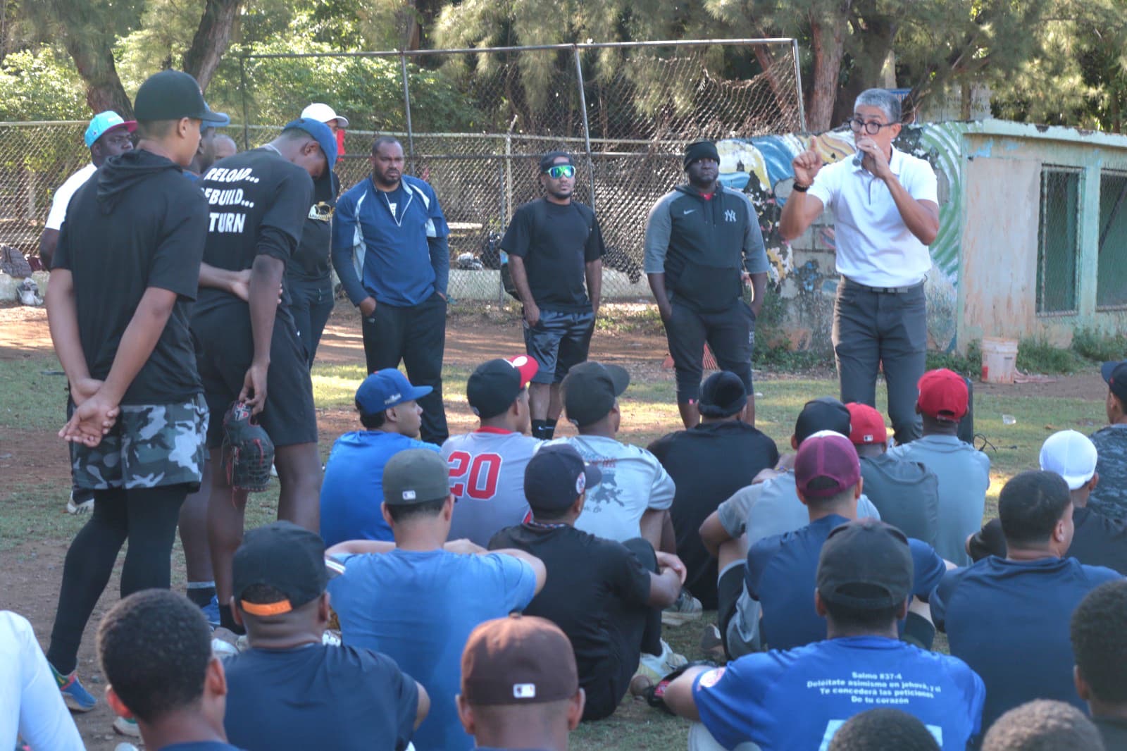 Daniel Ramírez, de la DCNB, imparte charla