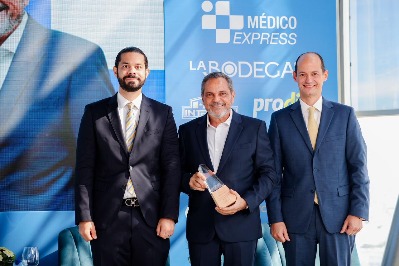 Yerik Pérez y Alejandro Cambiaso, reconocen a Júnior Noboa